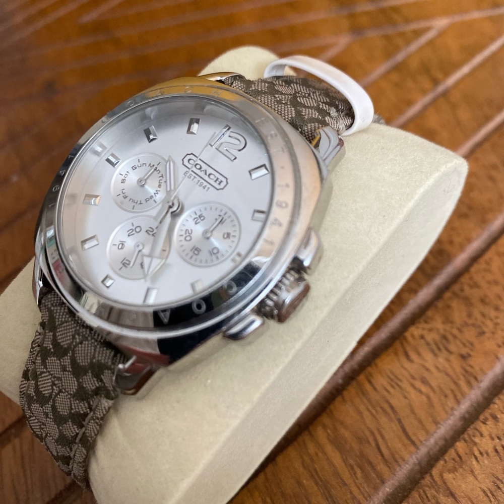 Authentic Coach watch, good condition